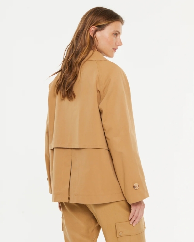 Gabardina corta camel