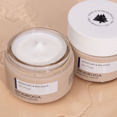 - MOISTURE & BALANCE CREMA HIDRATANTE 24 HORAS PIELES NORMALES.